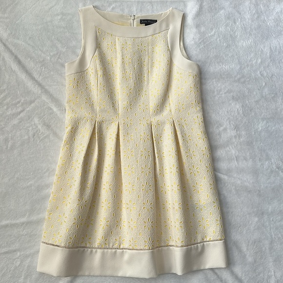 Women Plus Size Sleeveless Eyelet Flowers Pleated Butter Yellow Midi Dress 14P - Picture 9 of 11